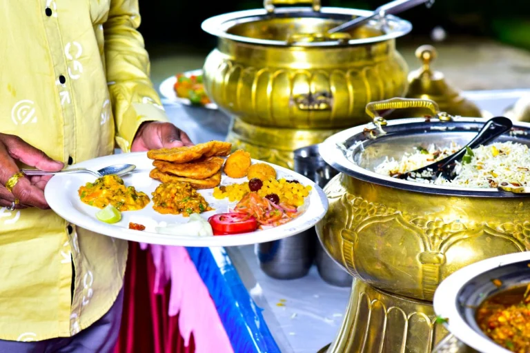 Sar V Sri brahmin caterers in chennai, featuring soft rotis, aromatic subzis, fresh salad, and creamy raita