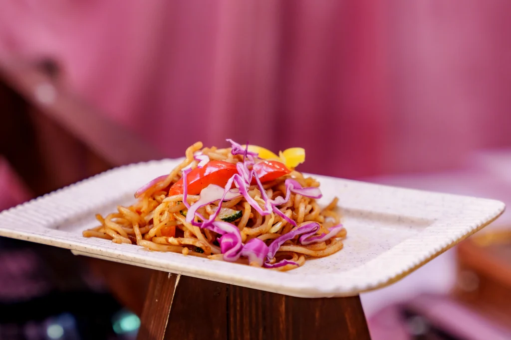 Chinese vegetable hakka noodles served hot